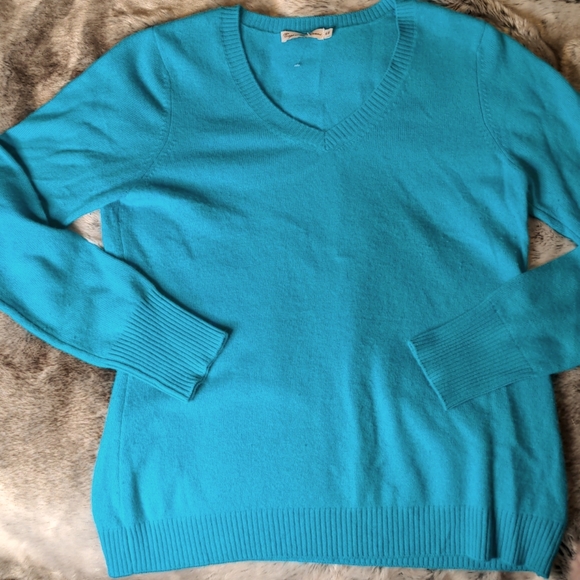M- π―% CASHMERE Blue Sweater